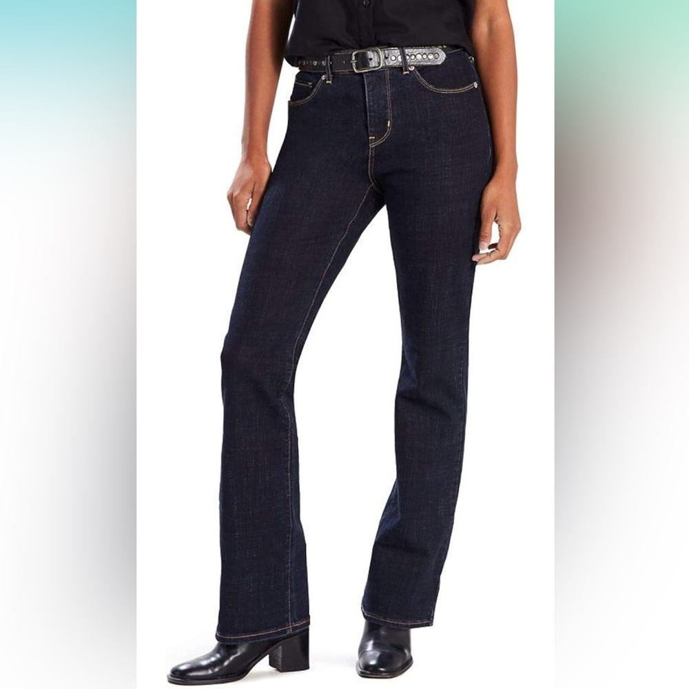 Levi's Women's Classic Bootcut Jeans - Island Rinse-Dark Indigo 12S (W31L30)